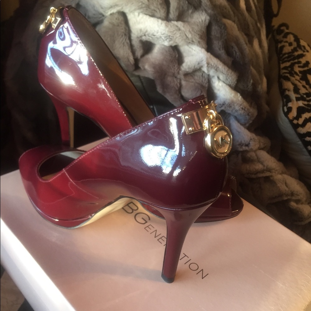 Michael Kors Peep Toe Pump